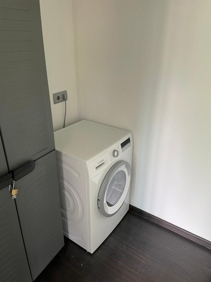 Airport Apartment Fuer 4 - Smart Tv - Kueche - Echarger Hamburg Kültér fotó