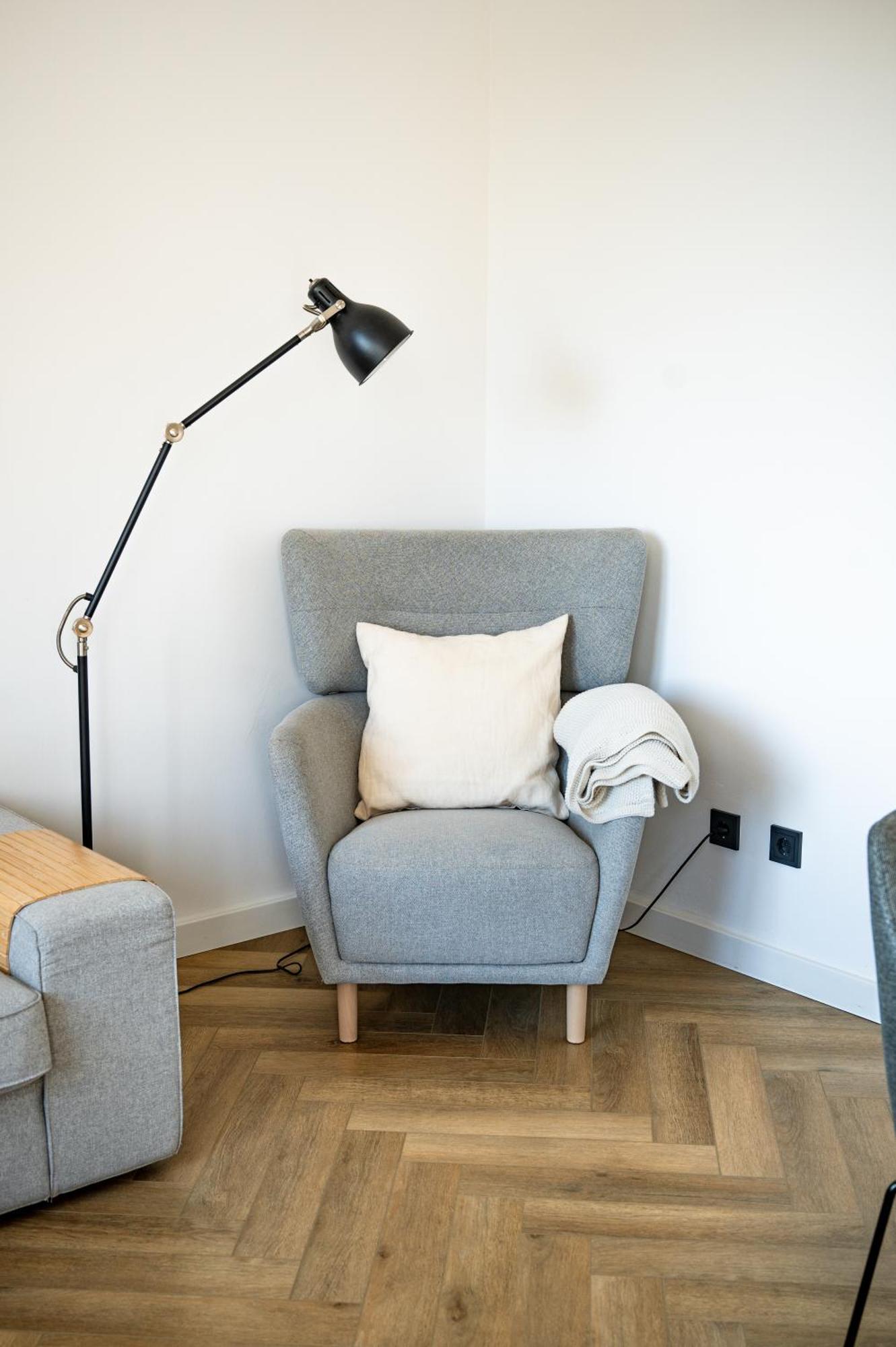 Airport Apartment Fuer 4 - Smart Tv - Kueche - Echarger Hamburg Kültér fotó