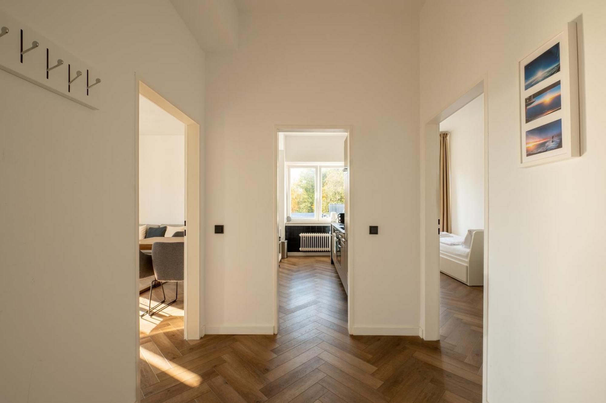 Airport Apartment Fuer 4 - Smart Tv - Kueche - Echarger Hamburg Kültér fotó