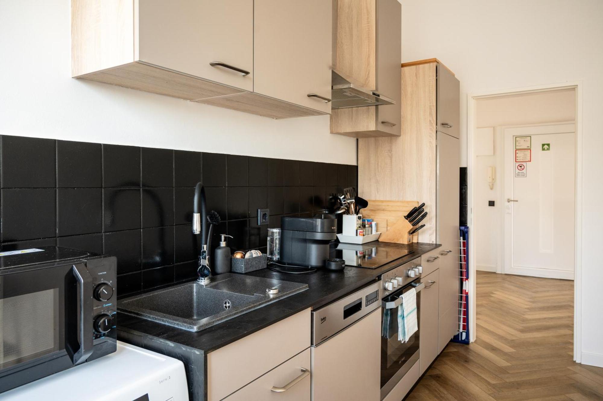 Airport Apartment Fuer 4 - Smart Tv - Kueche - Echarger Hamburg Kültér fotó
