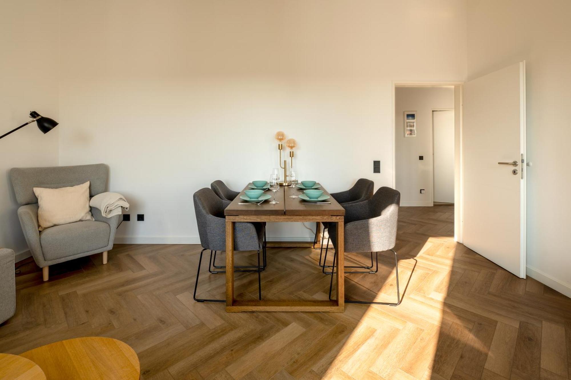 Airport Apartment Fuer 4 - Smart Tv - Kueche - Echarger Hamburg Kültér fotó